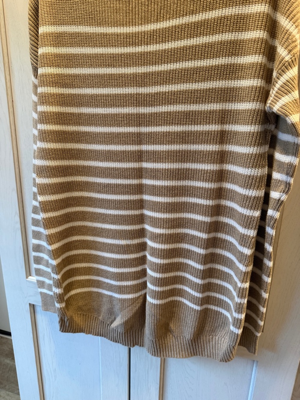 NWOT Banana Republic Tan and White Striped Crewneck Sweater - Picture 4 of 11